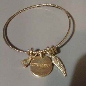 Mary Kay slide charm bracelet gold tone (sku 1238)